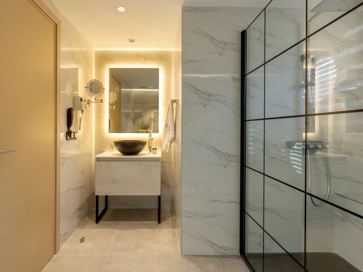 Bathroom at Villa Elysian