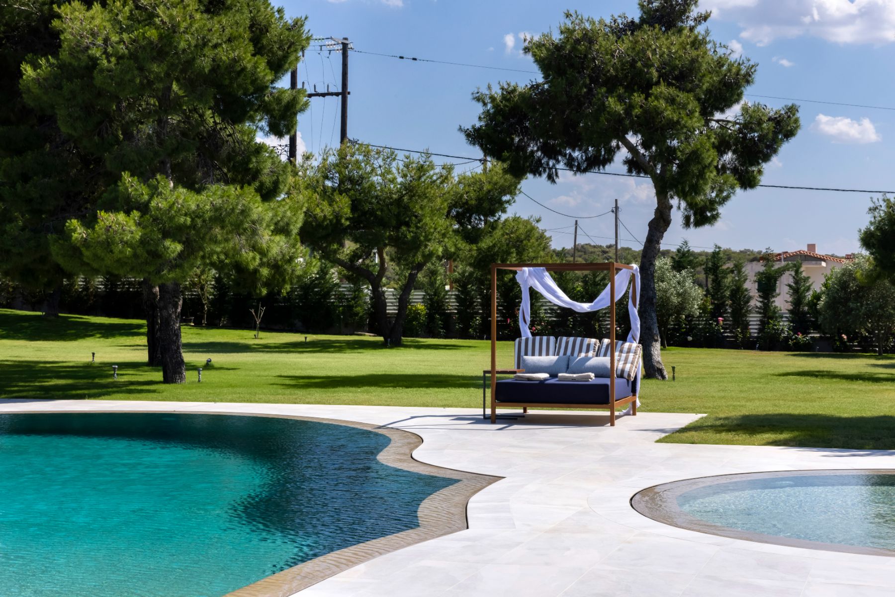 Pool and garden at Villa Elysian
