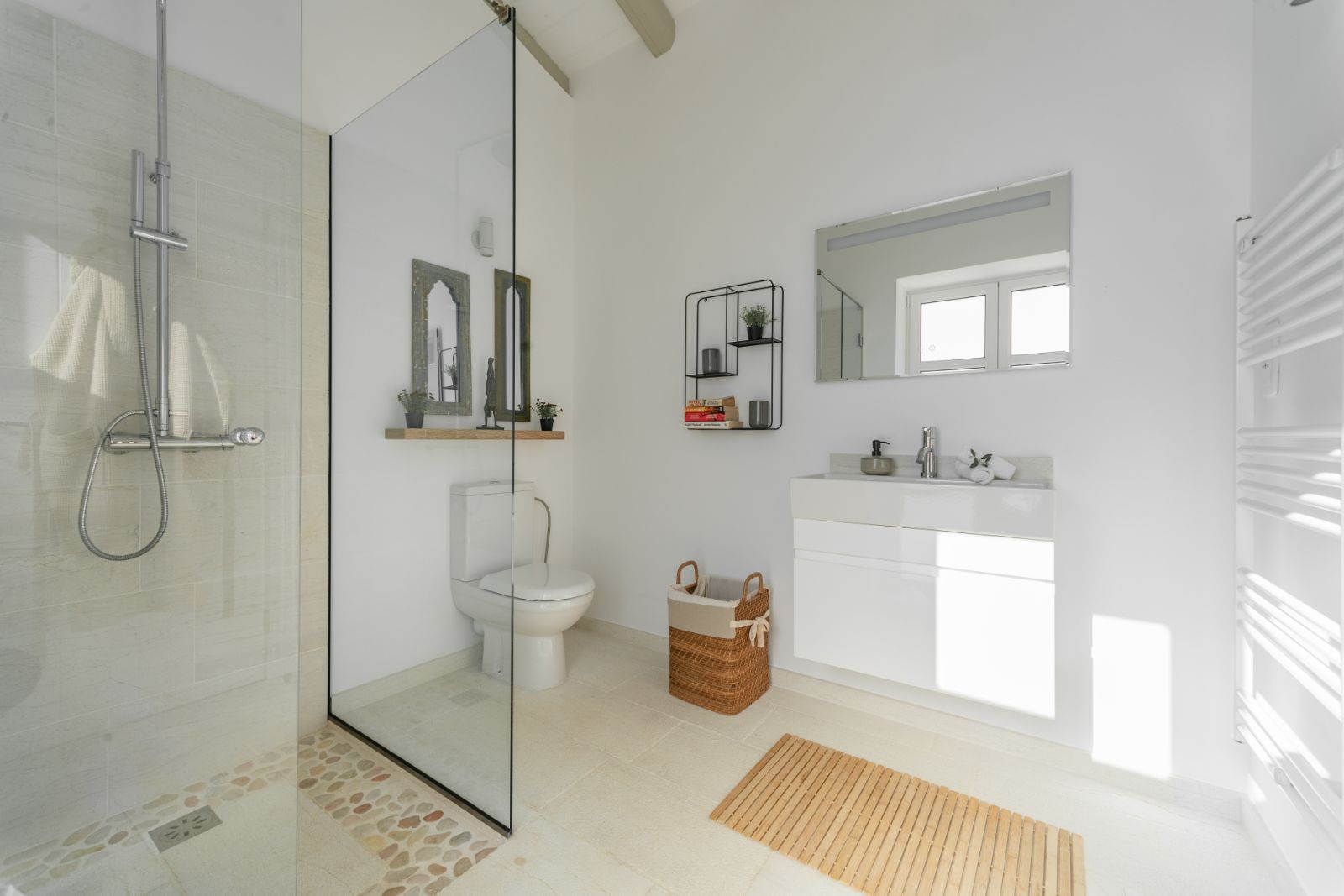 Bathroom 2 at Villa Eos in Corfu 