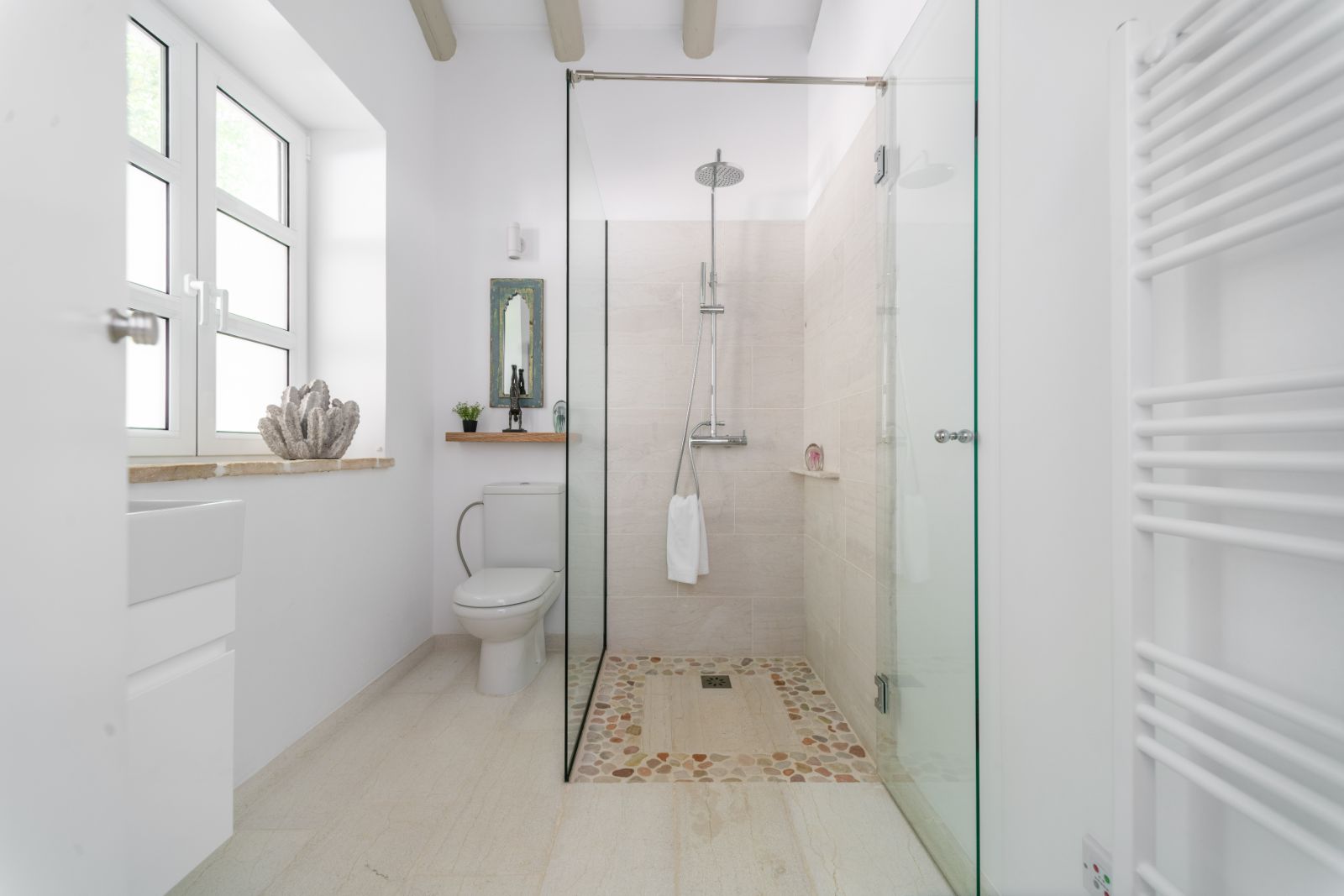 Bathroom 2 at Villa Eos in Corfu 