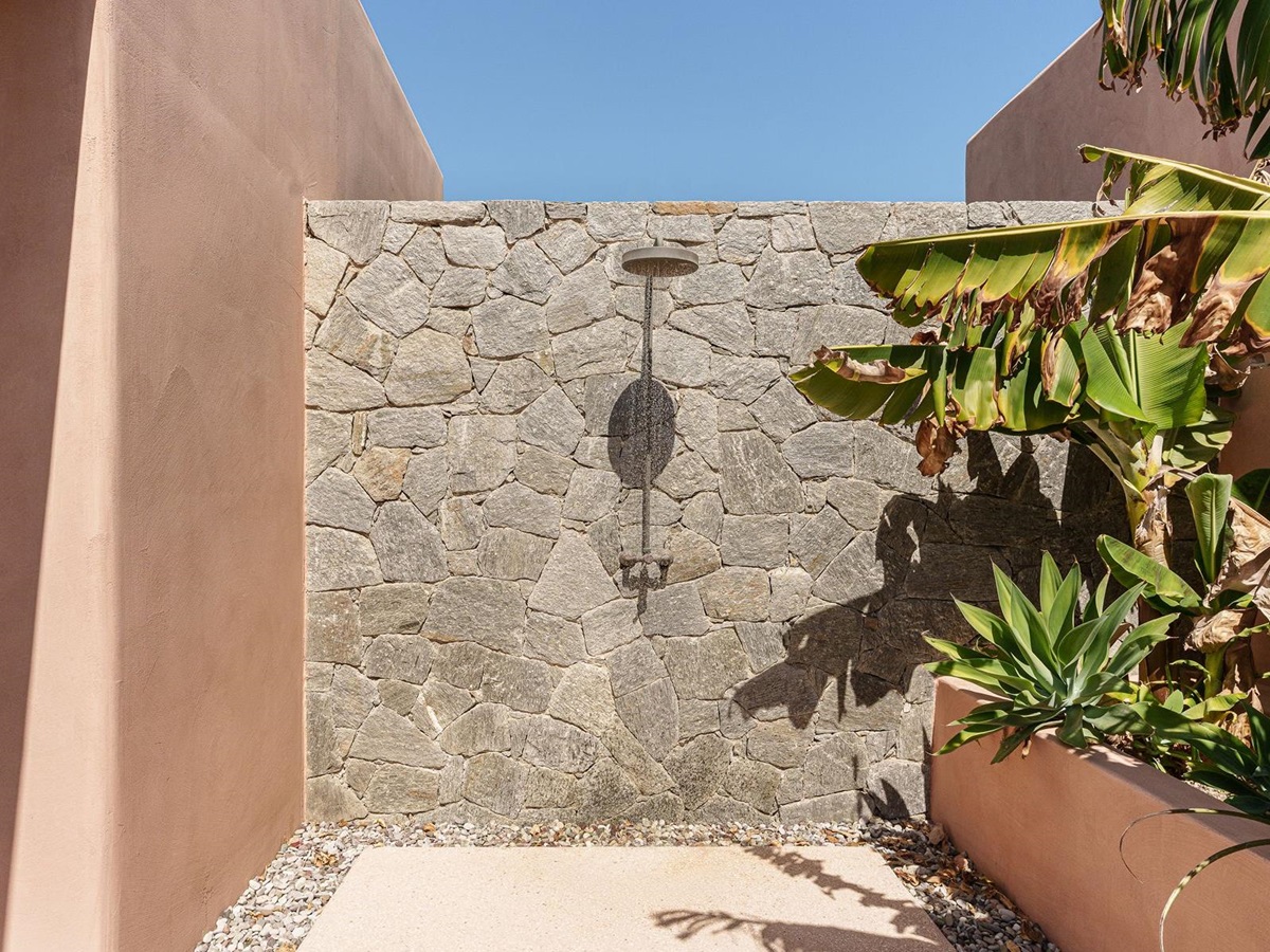 Outdoor shower at Villa Galini, Paros