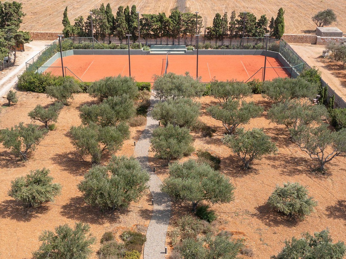 Tennis court at Villa Aliki and Villa Galini, Paros
