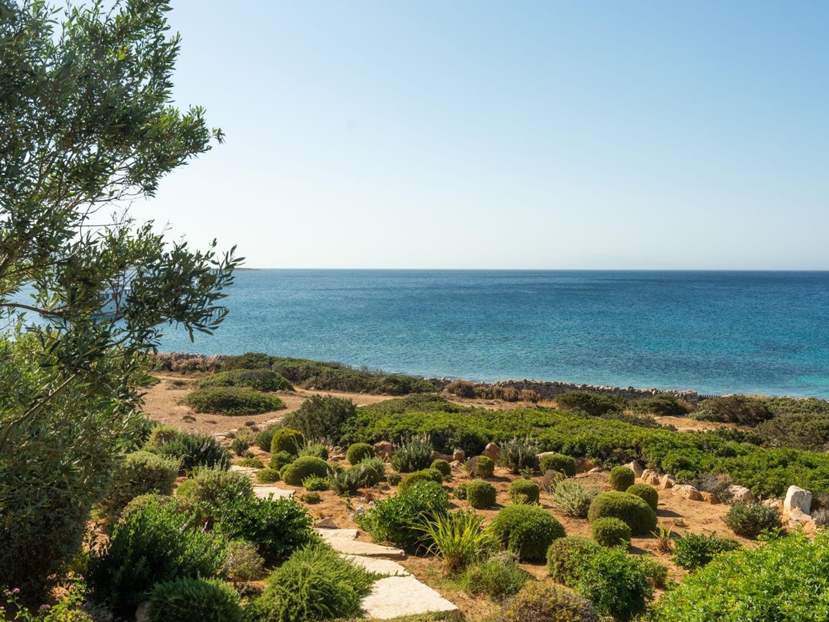 Path to the beach at Villa Ilios, Paros