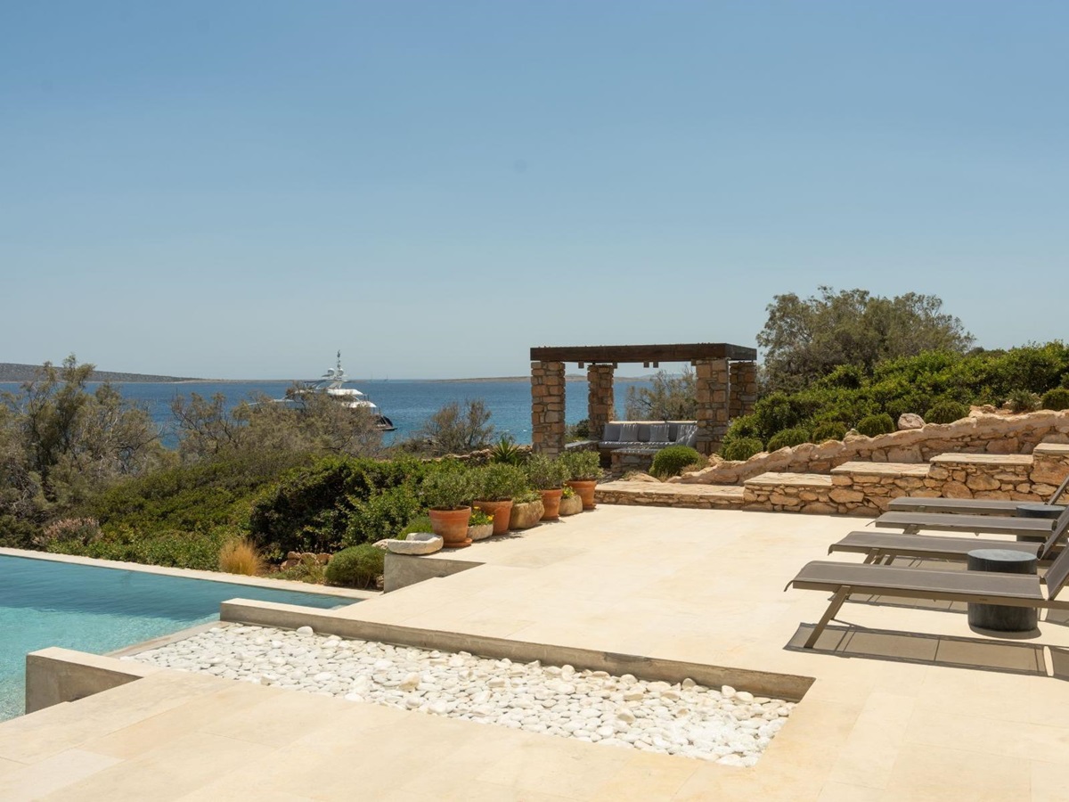 Pool and seating at Villa Ilios, Paros