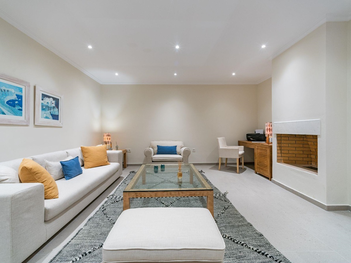 Media room at Villa Ioulia