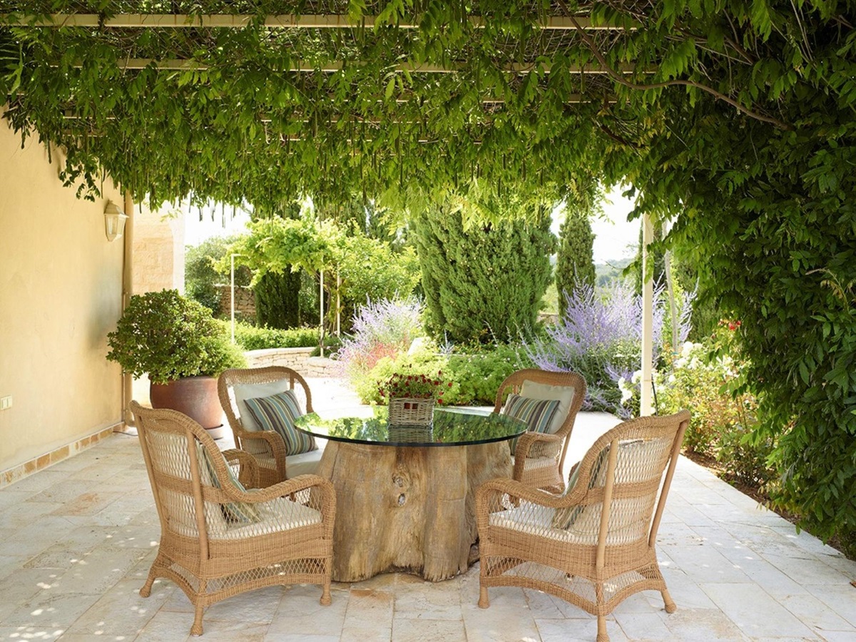 Outdoor terrace with seating at Villa Jasmine