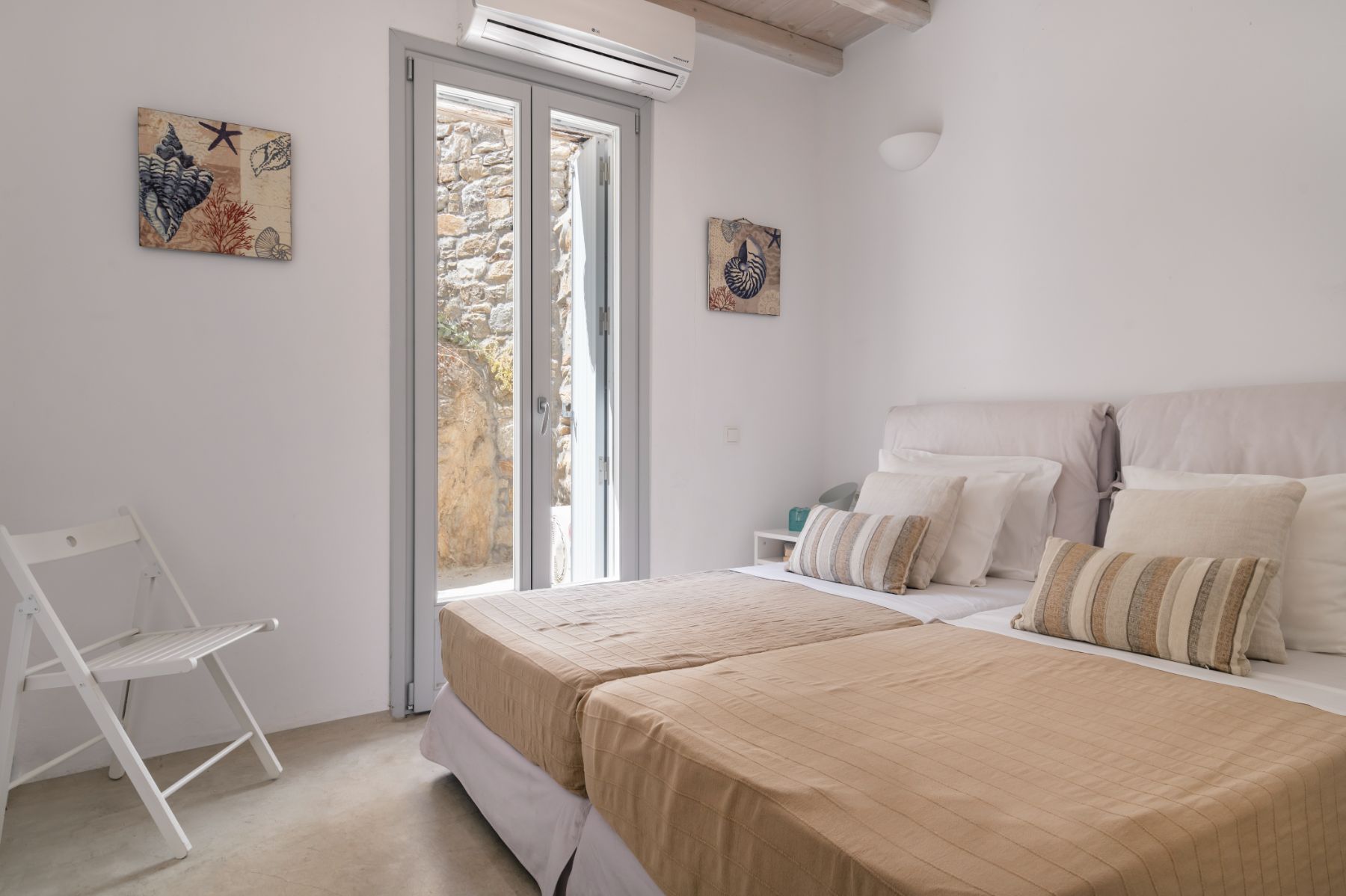 Twin bedroom at Villa Kallos, Mykonos