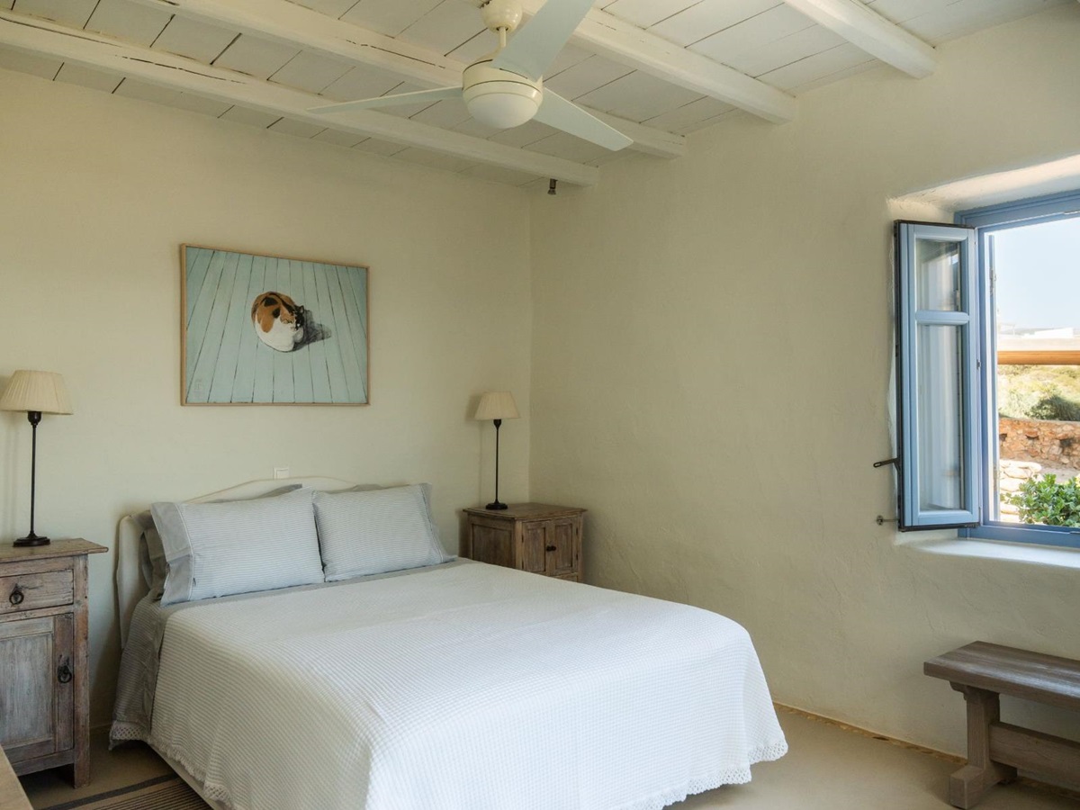 Double bedroom at Villa Kymata, Paros