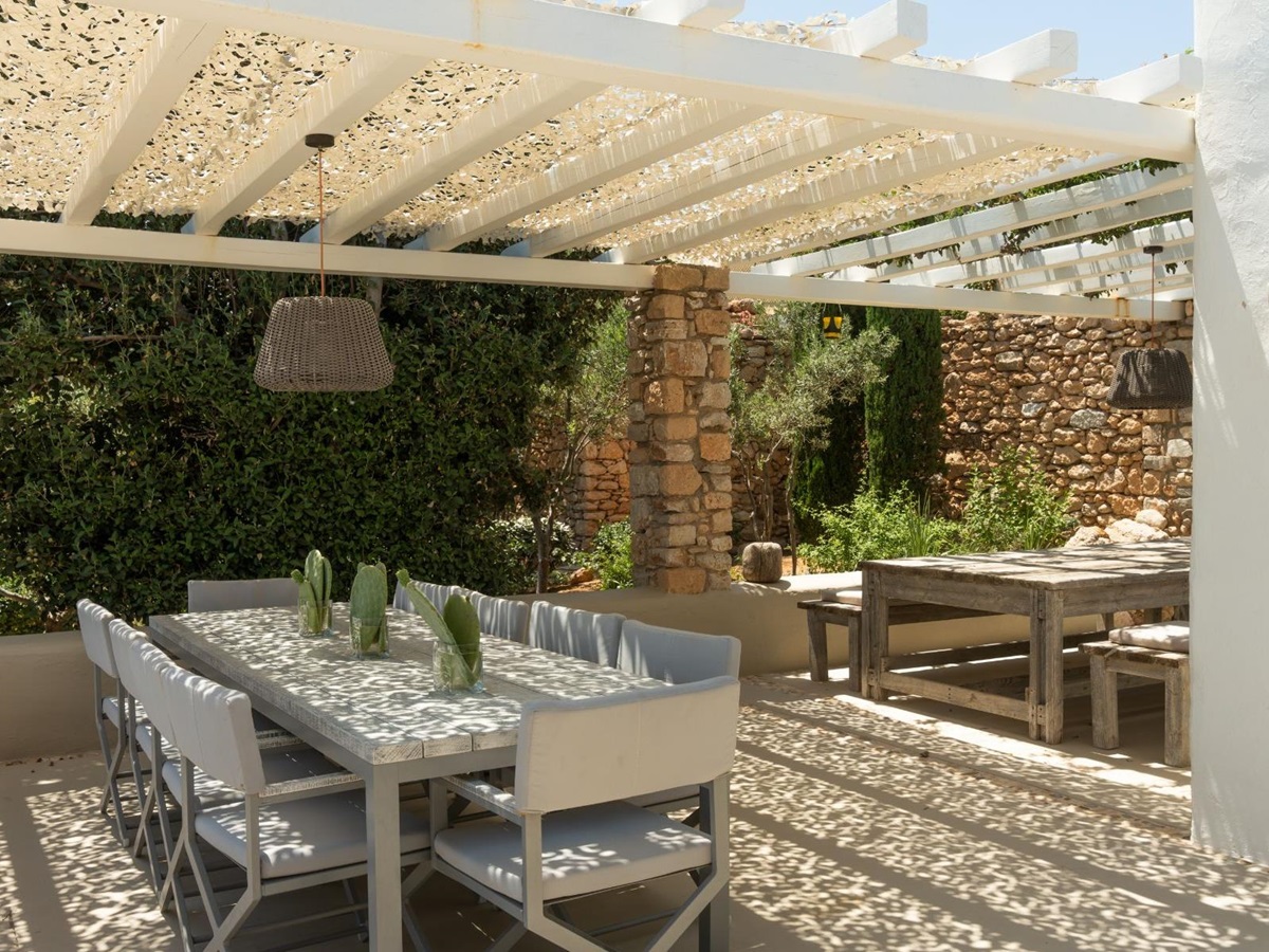 Outdoor dining terrace at Villa Kymata, Paros
