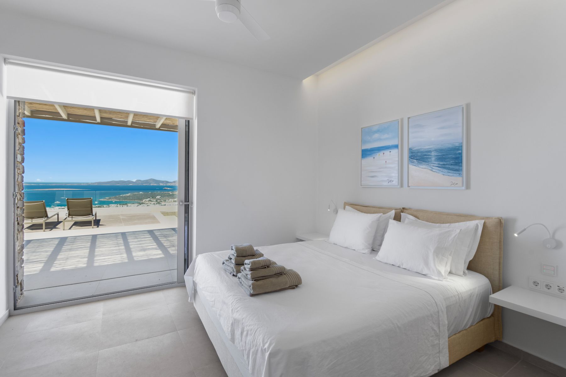 Double bedroom at Villa Lara, Paros