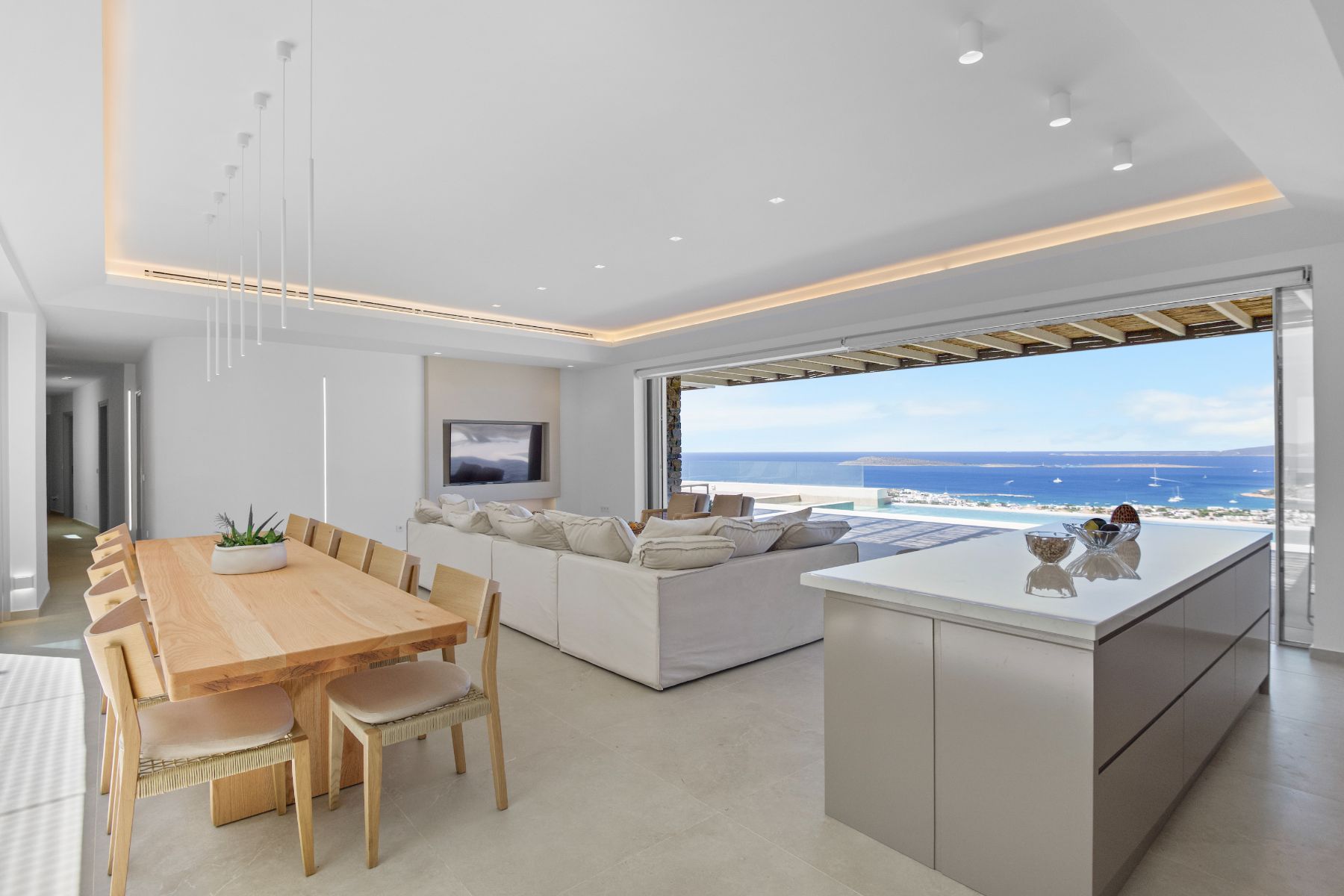 Open plan living and dining room at Villa Lara, Paros