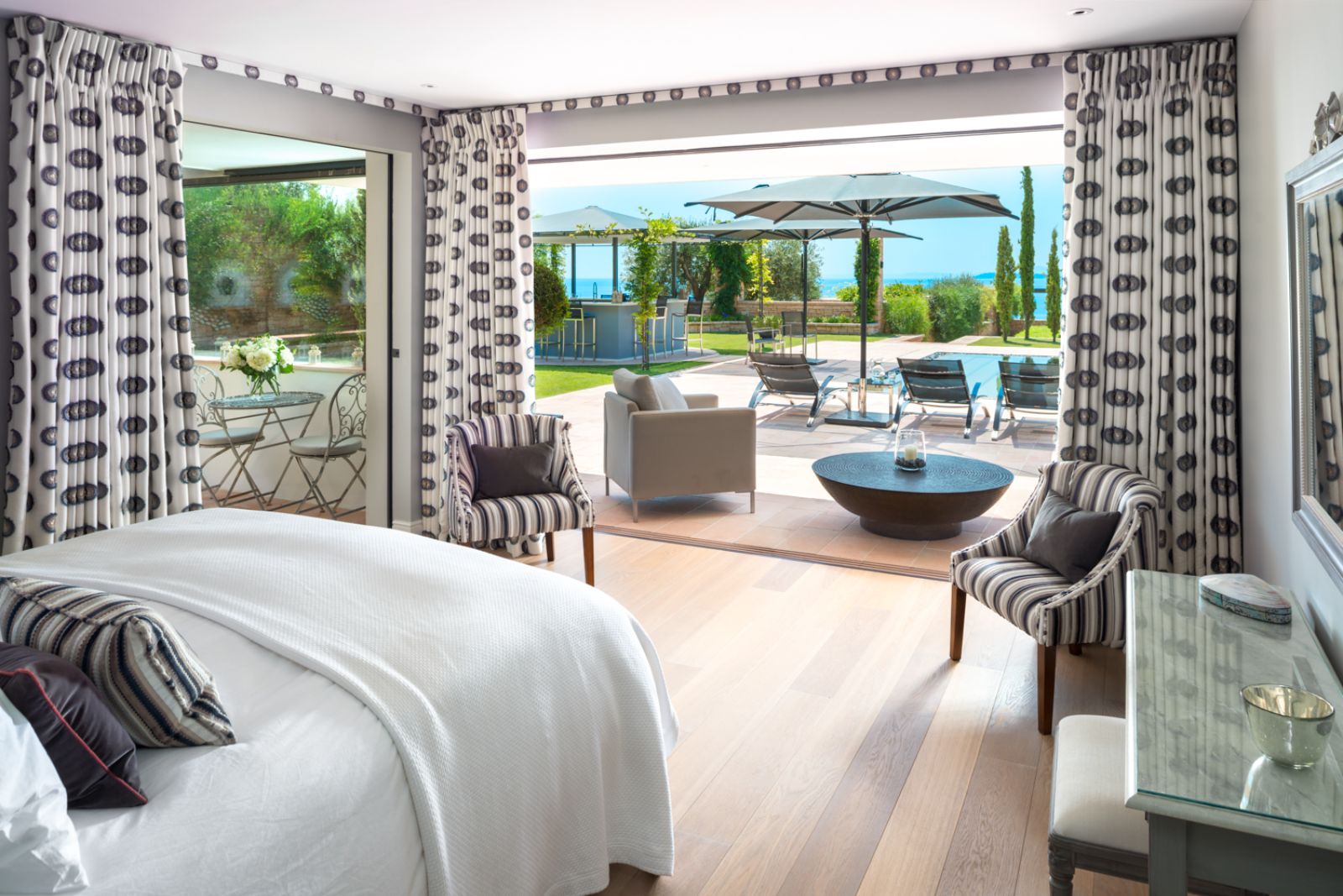 villa-maia-corfu-bedroom-1