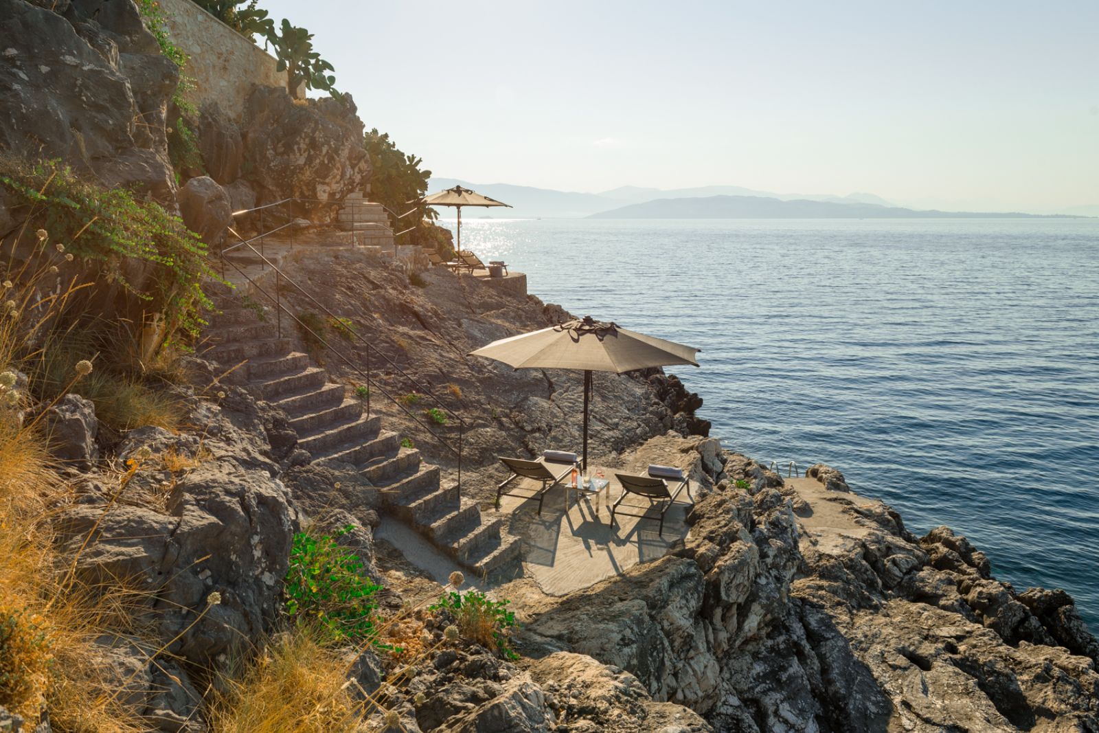 villa-maia-corfu-cliff