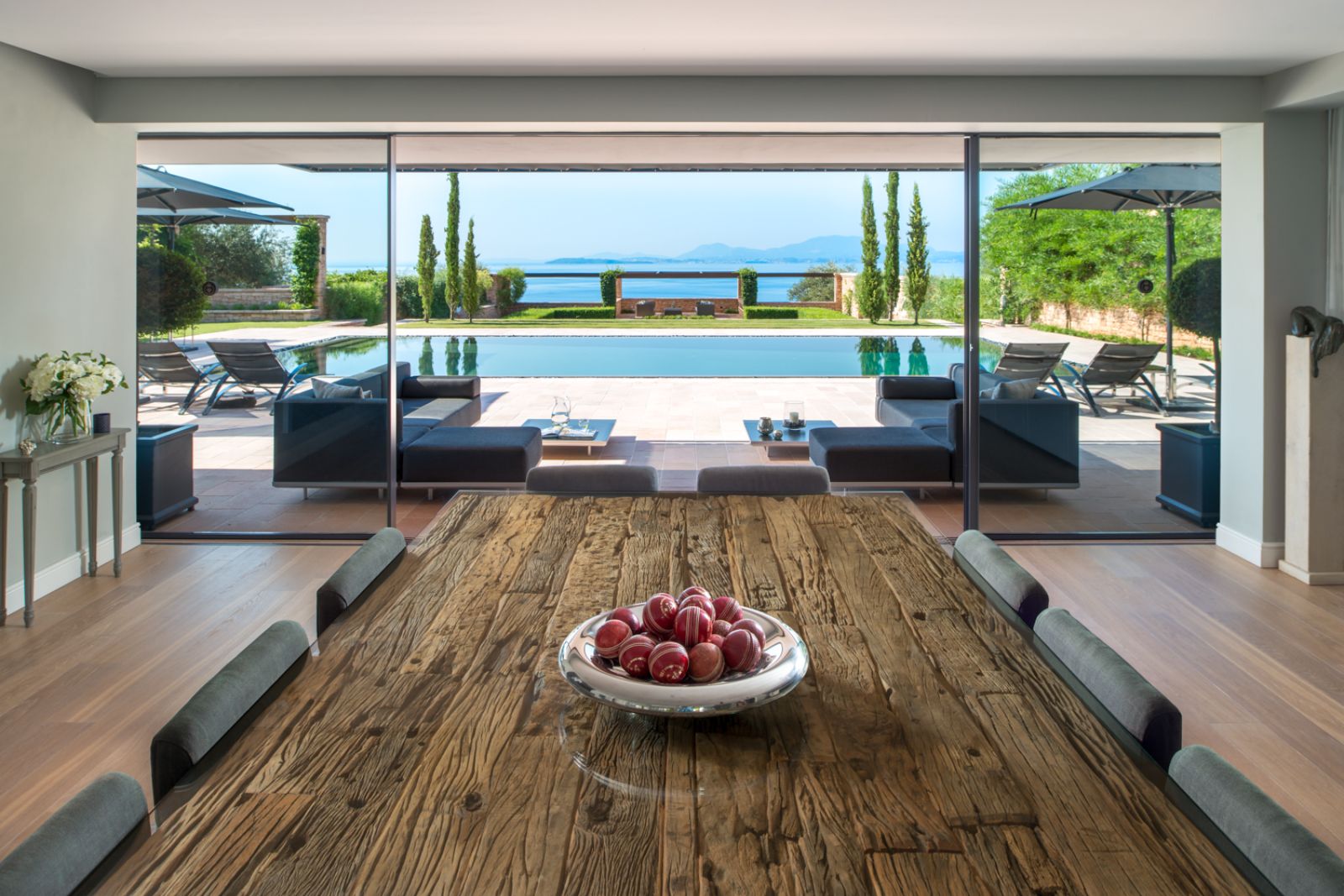 villa-maia-corfu-dining