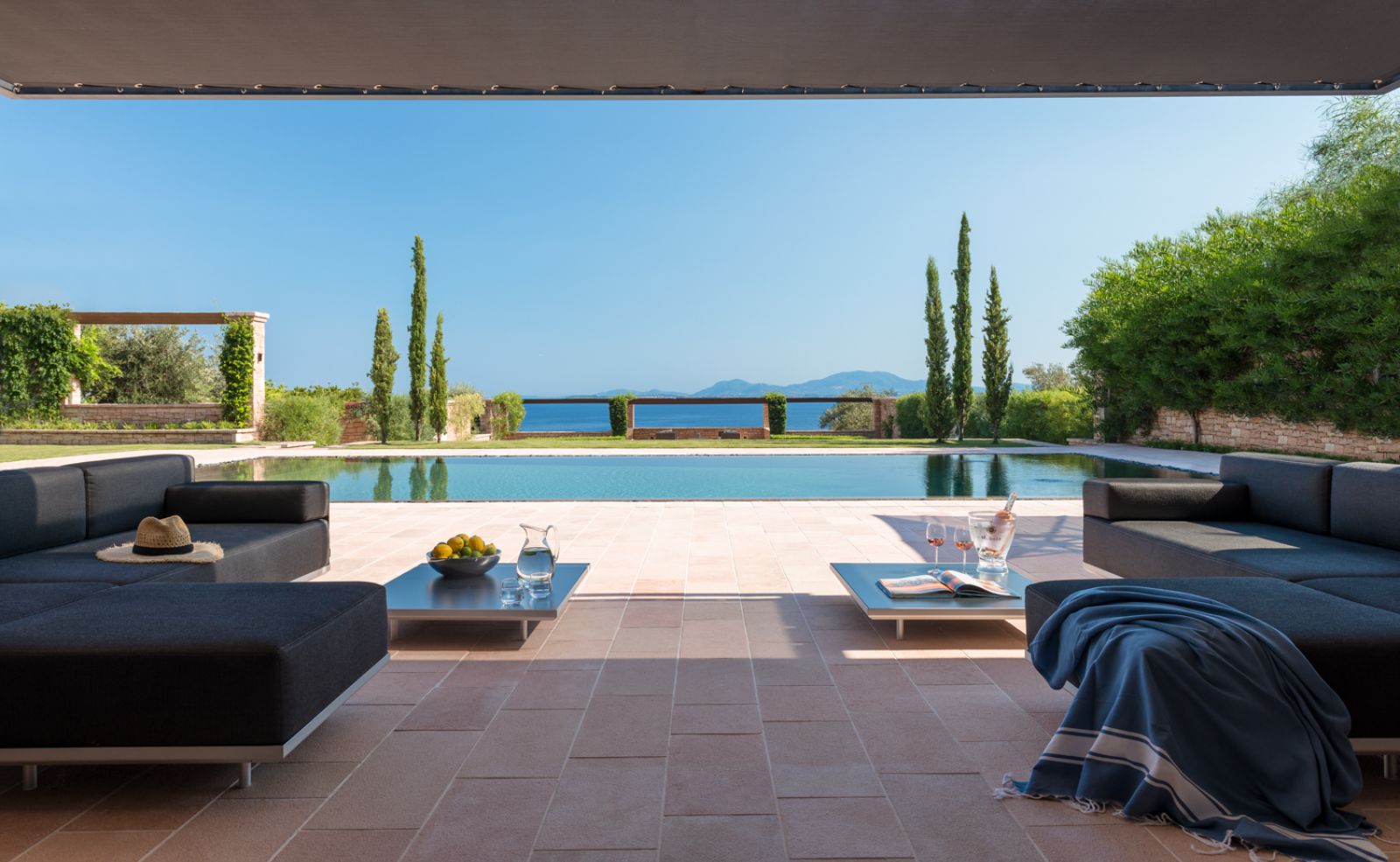 villa-maia-corfu-outdoor-seating-1