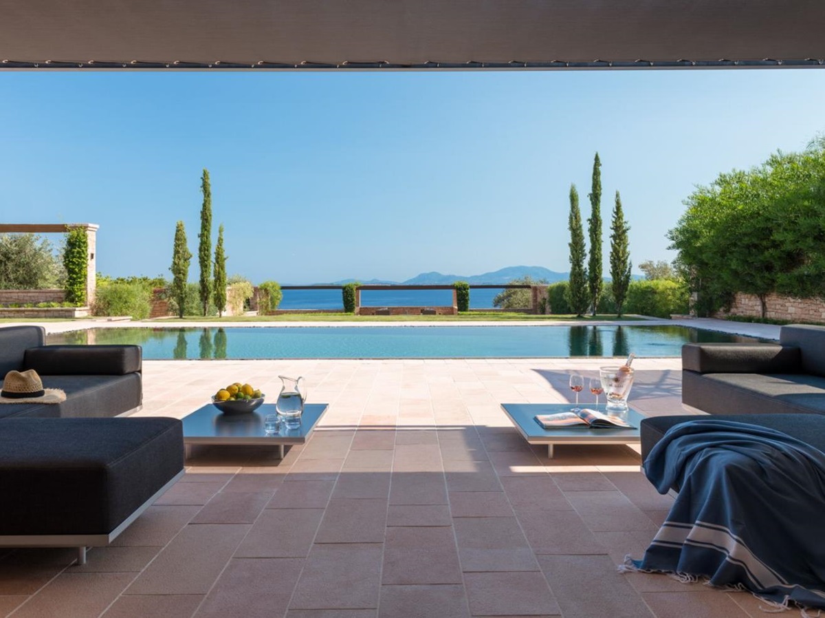 villa-maia-corfu-outdoor-seating-1