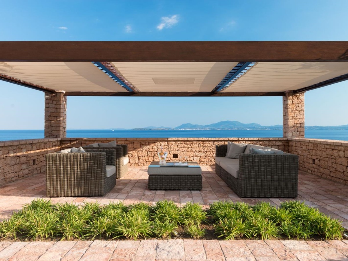 villa-maia-corfu-outdoor-seating-2