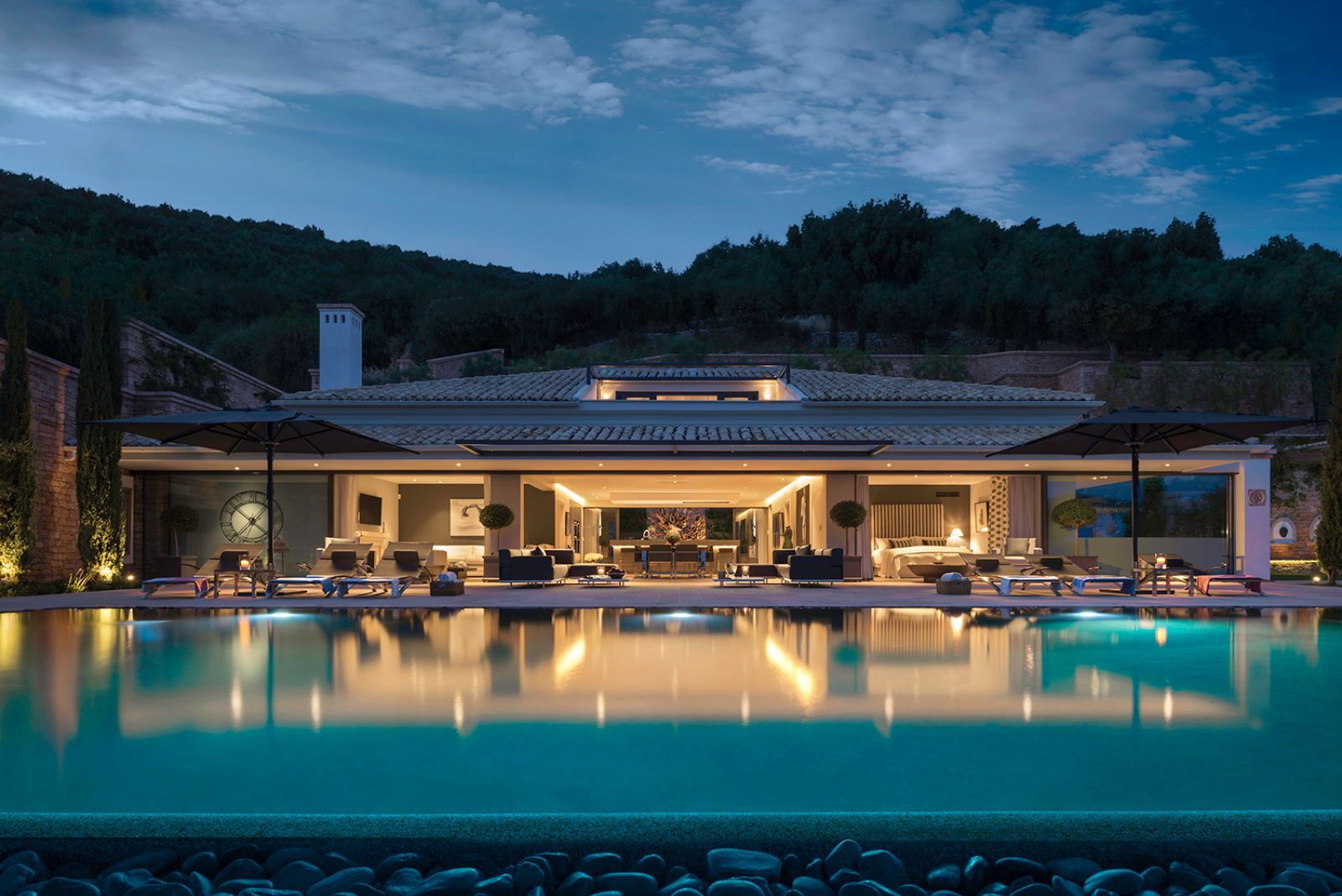 villa-maia-corfu-pool-night
