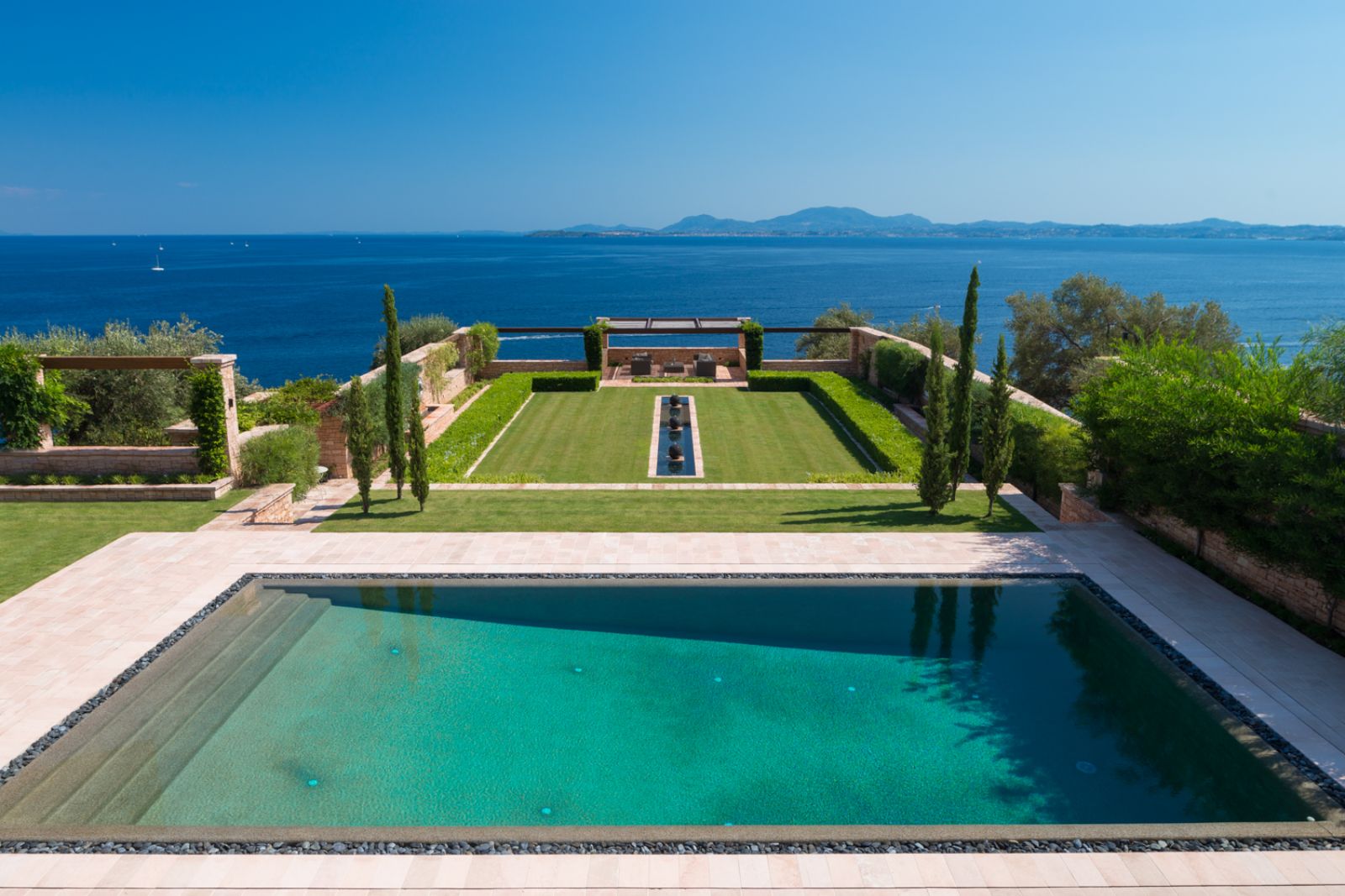villa-maia-corfu-pool