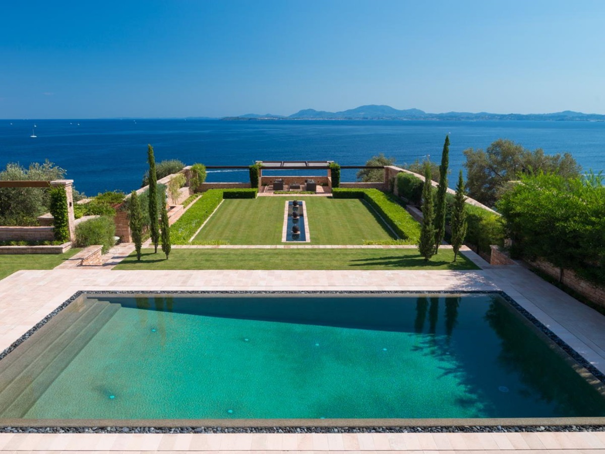 villa-maia-corfu-pool