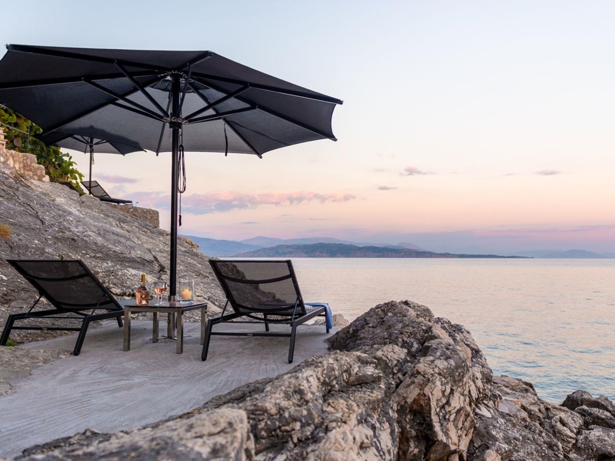 villa-maia-corfu-sun-beds