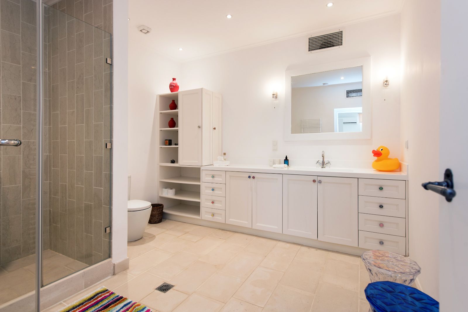 Bathroom 2 at Villa Pashalia in Corfu 