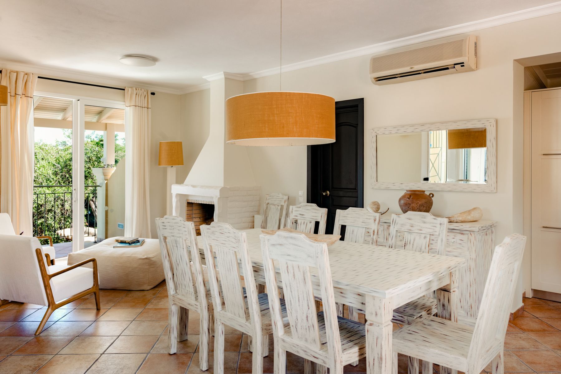 Dining room with table at Villa Petra, Corfu
