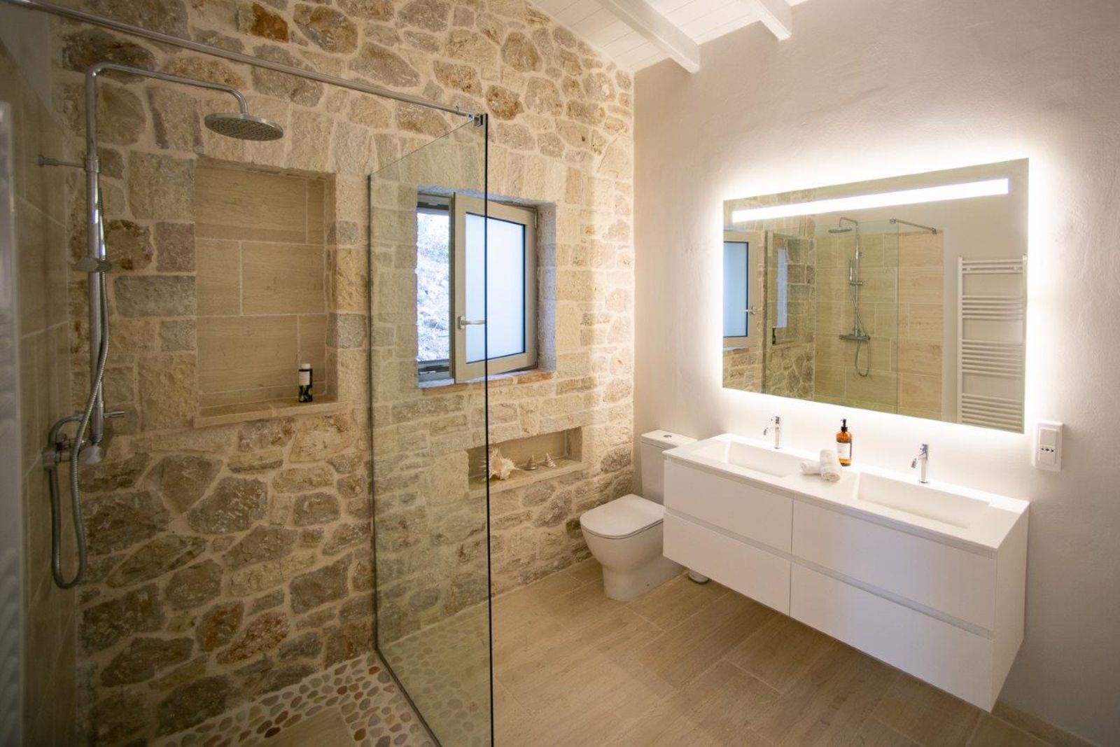 Bathroom 1 at Villa Pilos in Corfu
