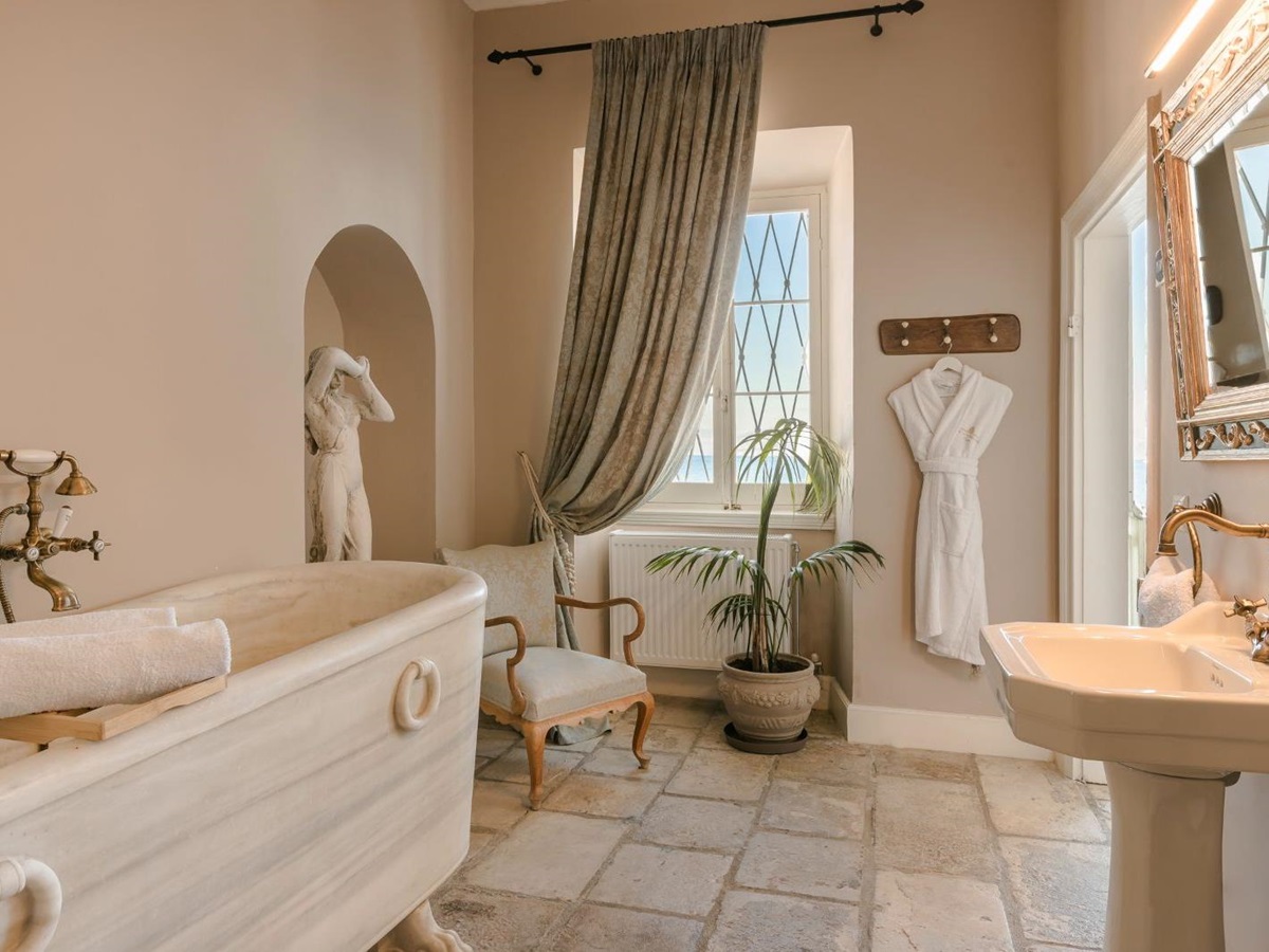 villa-posillipo-corfu-bathroom-1-sink