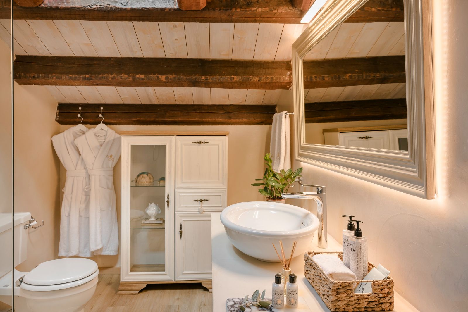 villa-posillipo-corfu-bathroom-6