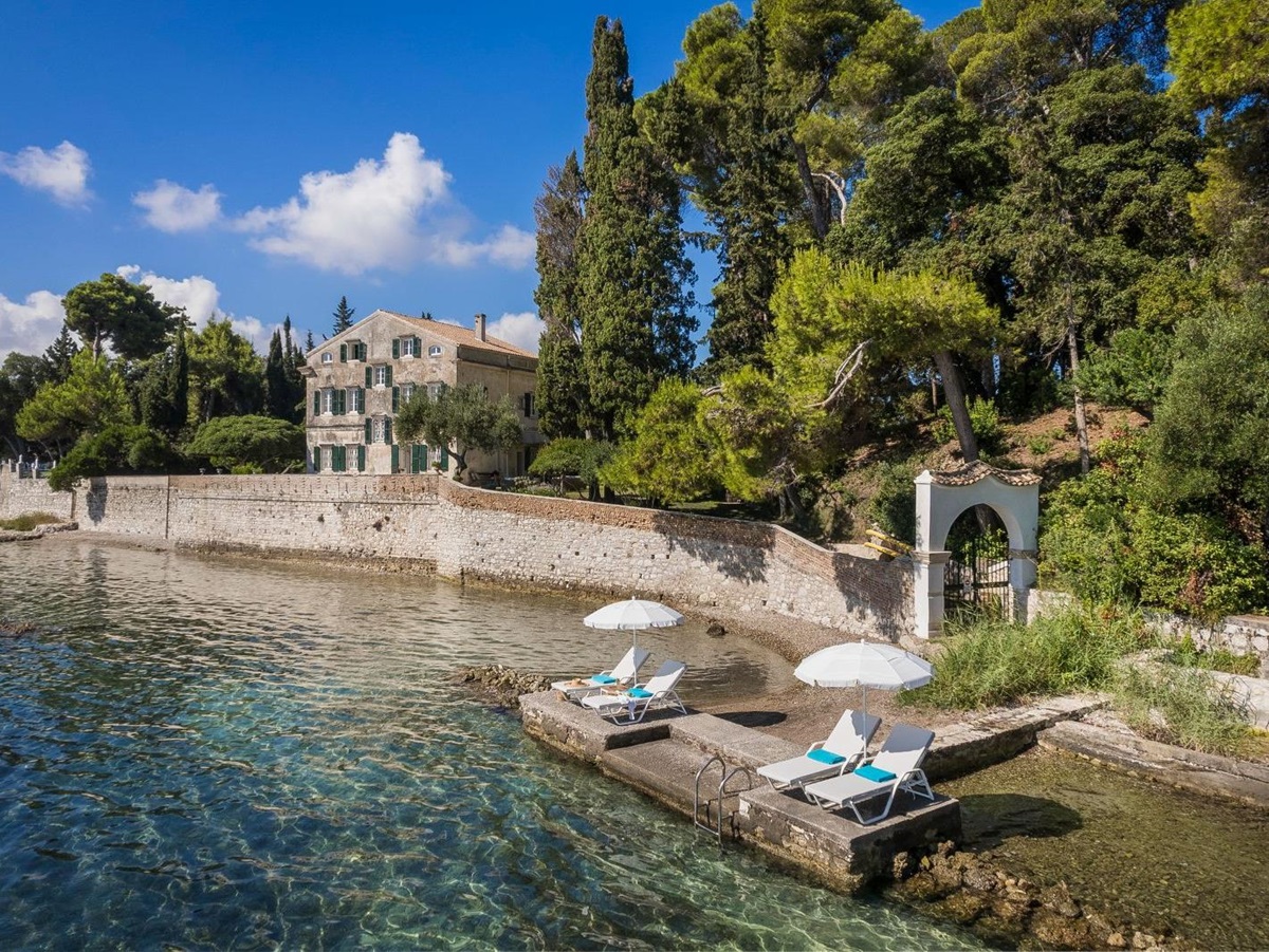 villa-posillipo-corfu-beach