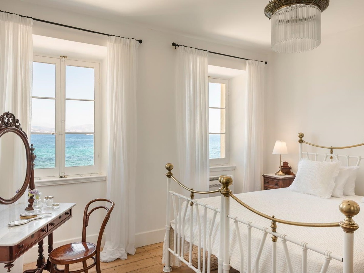 villa-posillipo-corfu-bedroom-2-view