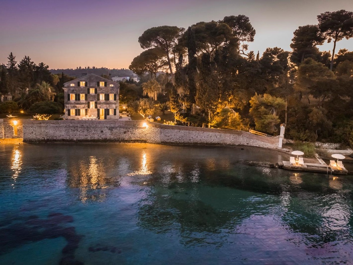 villa-posillipo-corfu-exterior-evening
