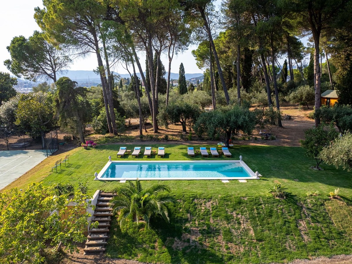 Pool and gardens at Villa Posillipo, Corfu