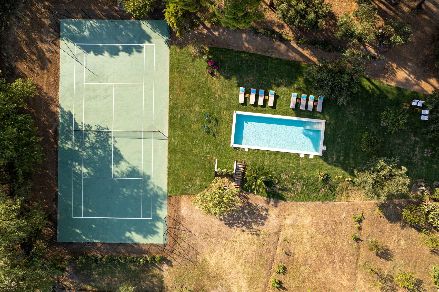 Tennis court and pool at Villa Posillipo
