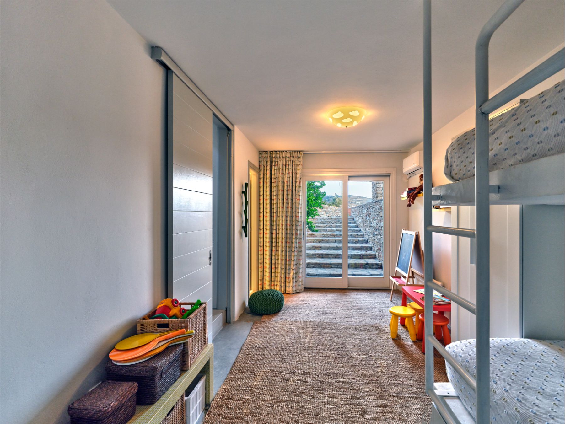 Bedroom with bunk bed at Villa Thalia, Sifnos