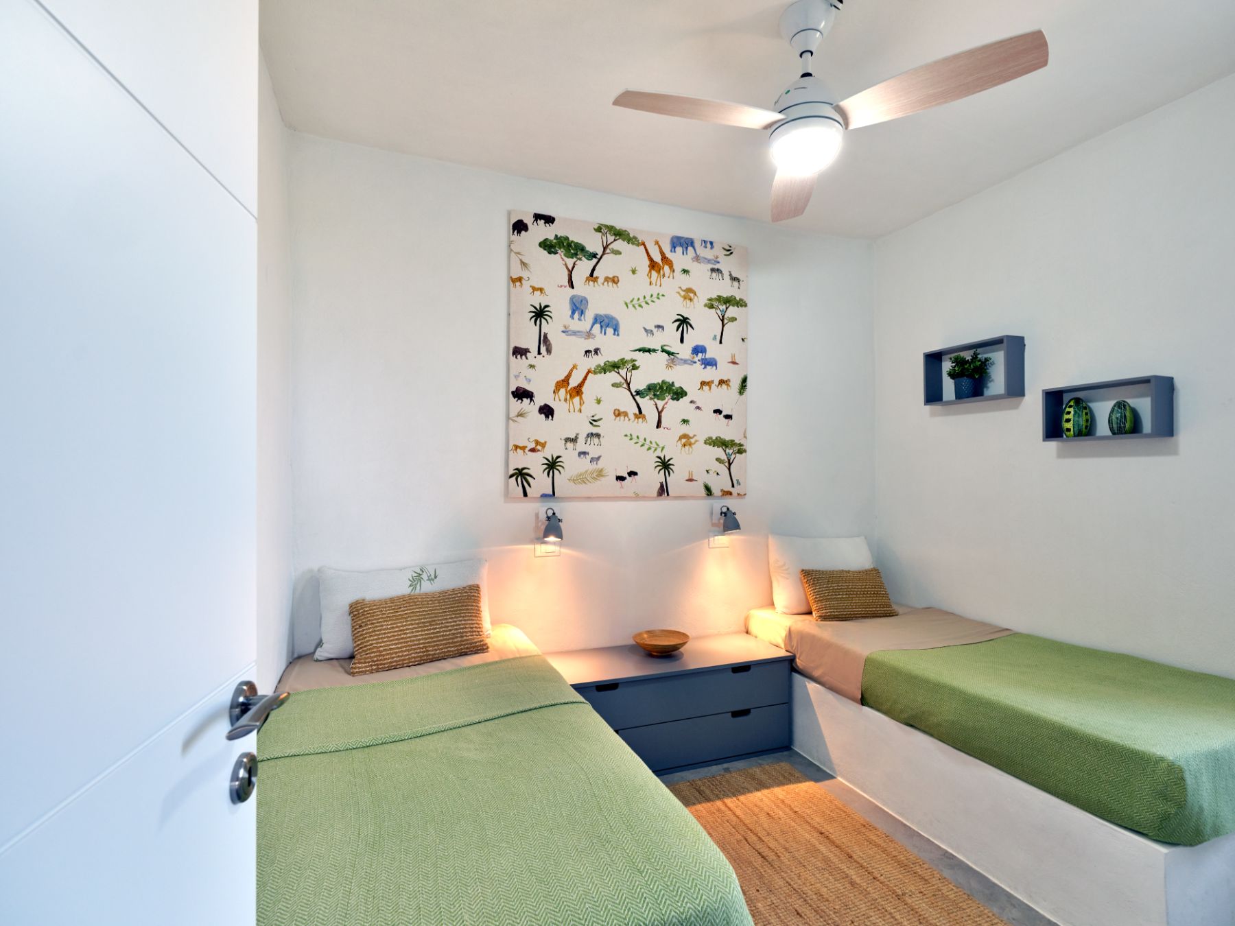 Twin bedroom at Villa Thalia, Sifnos