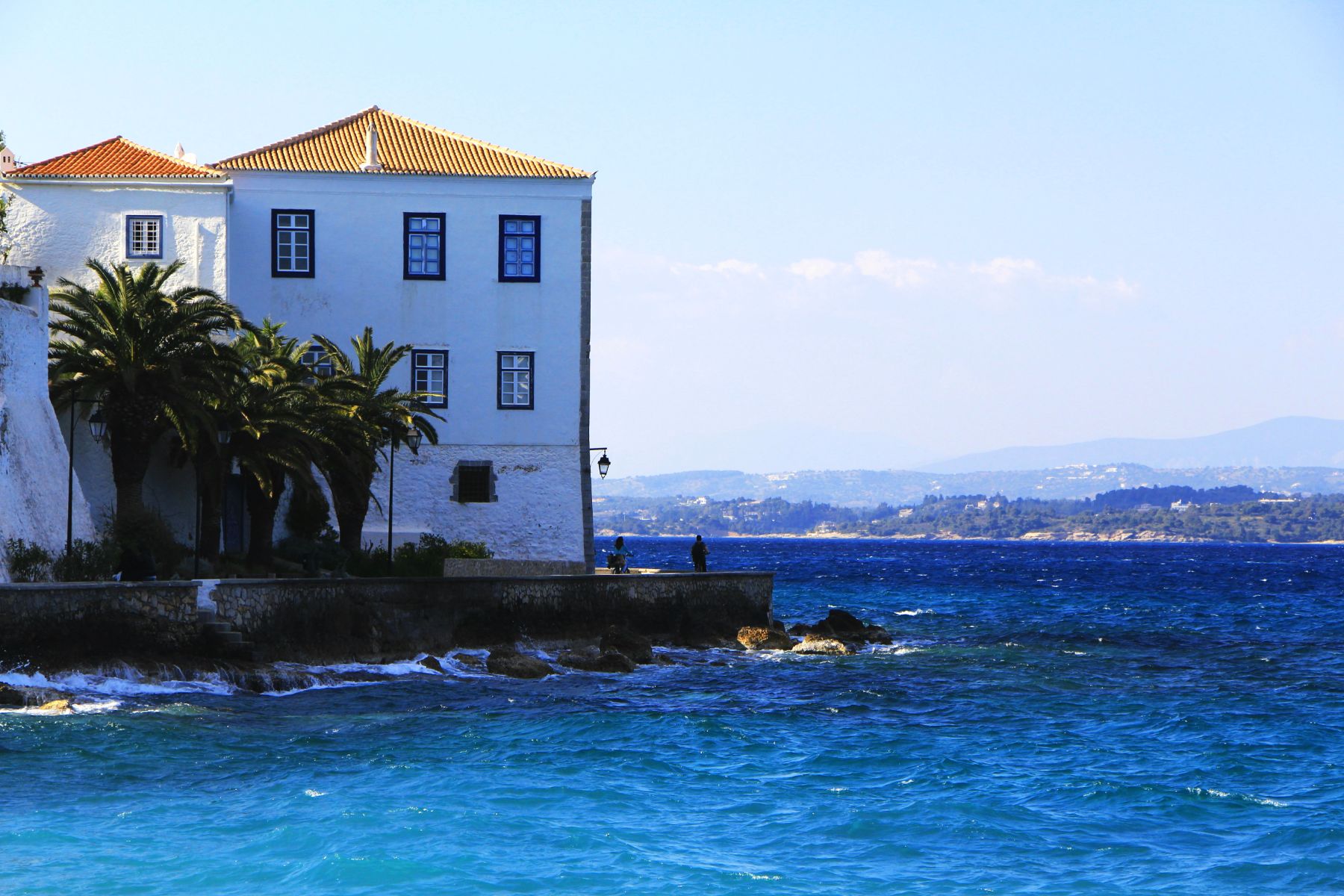 A coastal mansion with ocean views in Spetses