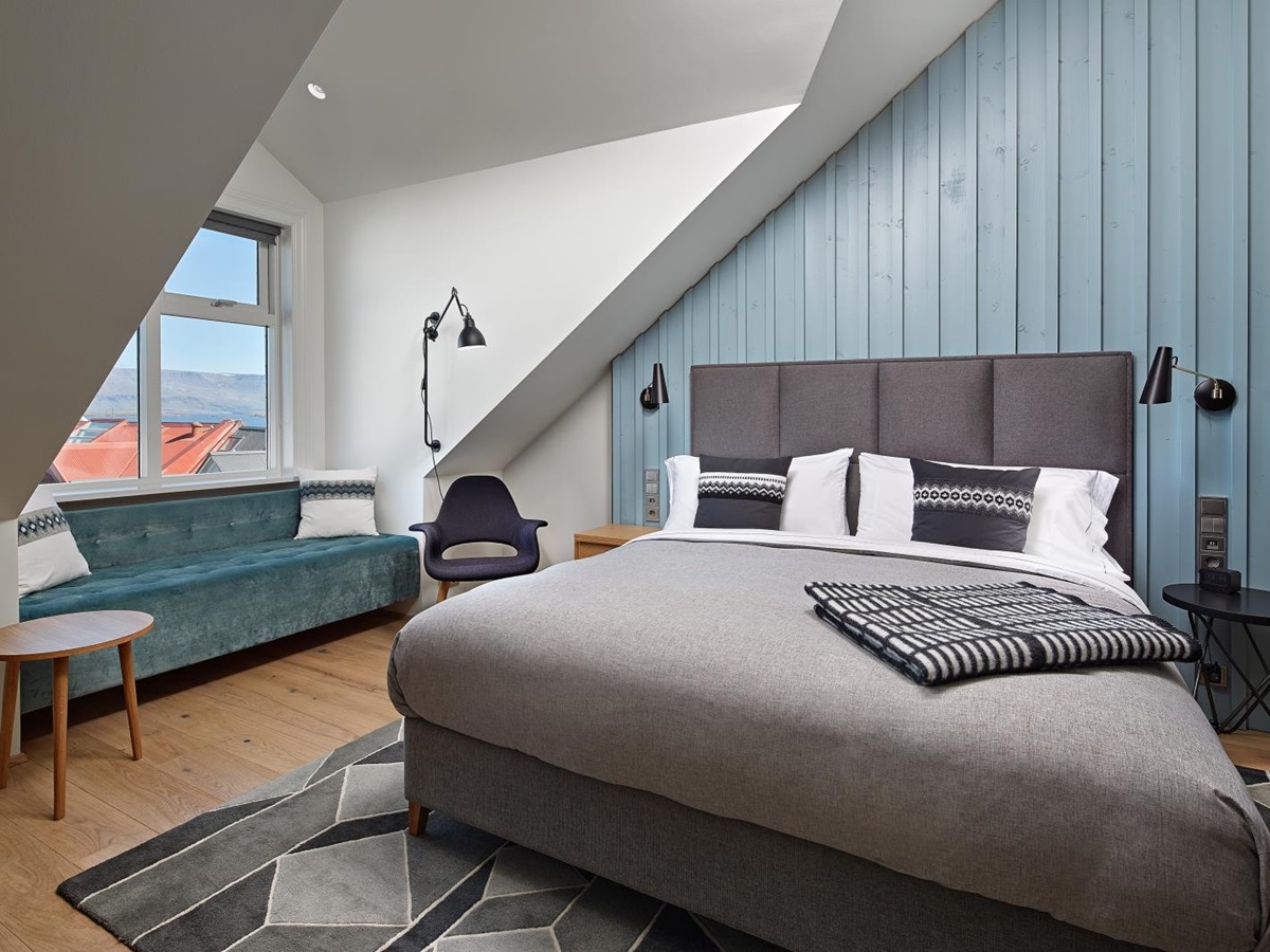 King Junior Suite at Canopy by Hilton