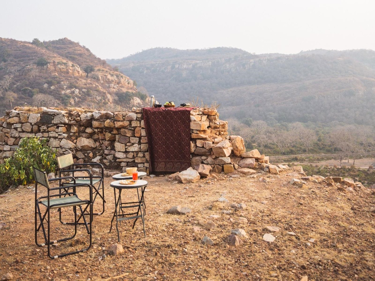Alfresco dining experience at Aman-I-Khas by Ranthambore National Park in India