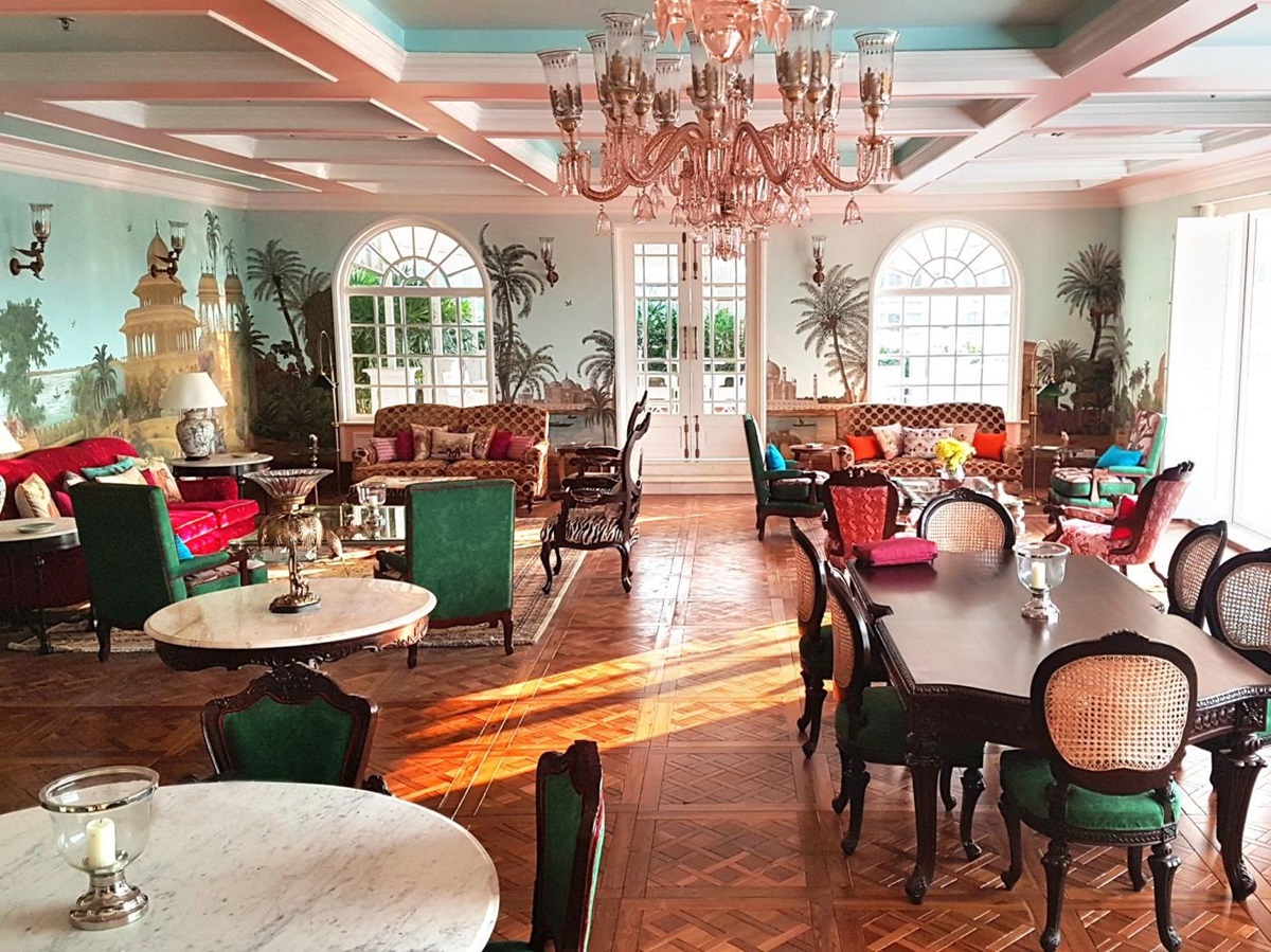 Dining room of the Glenburn Penthouse hotel India
