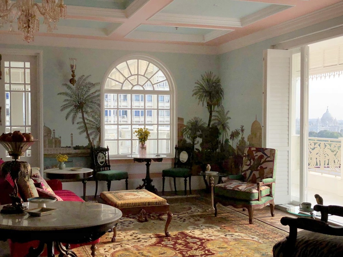 Drawing room in the Glenburn Penthouse hotel India