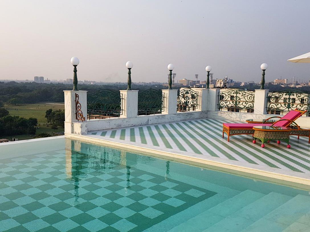 Rooftop pool at the Glenburn Penthouse hotel India