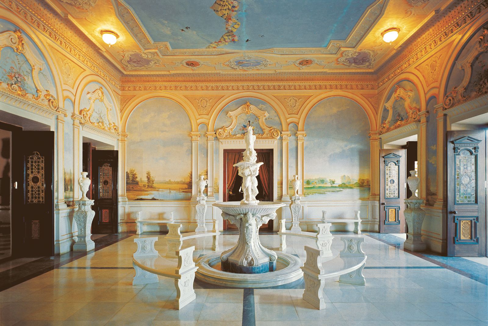 ENtrance Hall at Taj Falaknuma Palace in Hyderabad in India