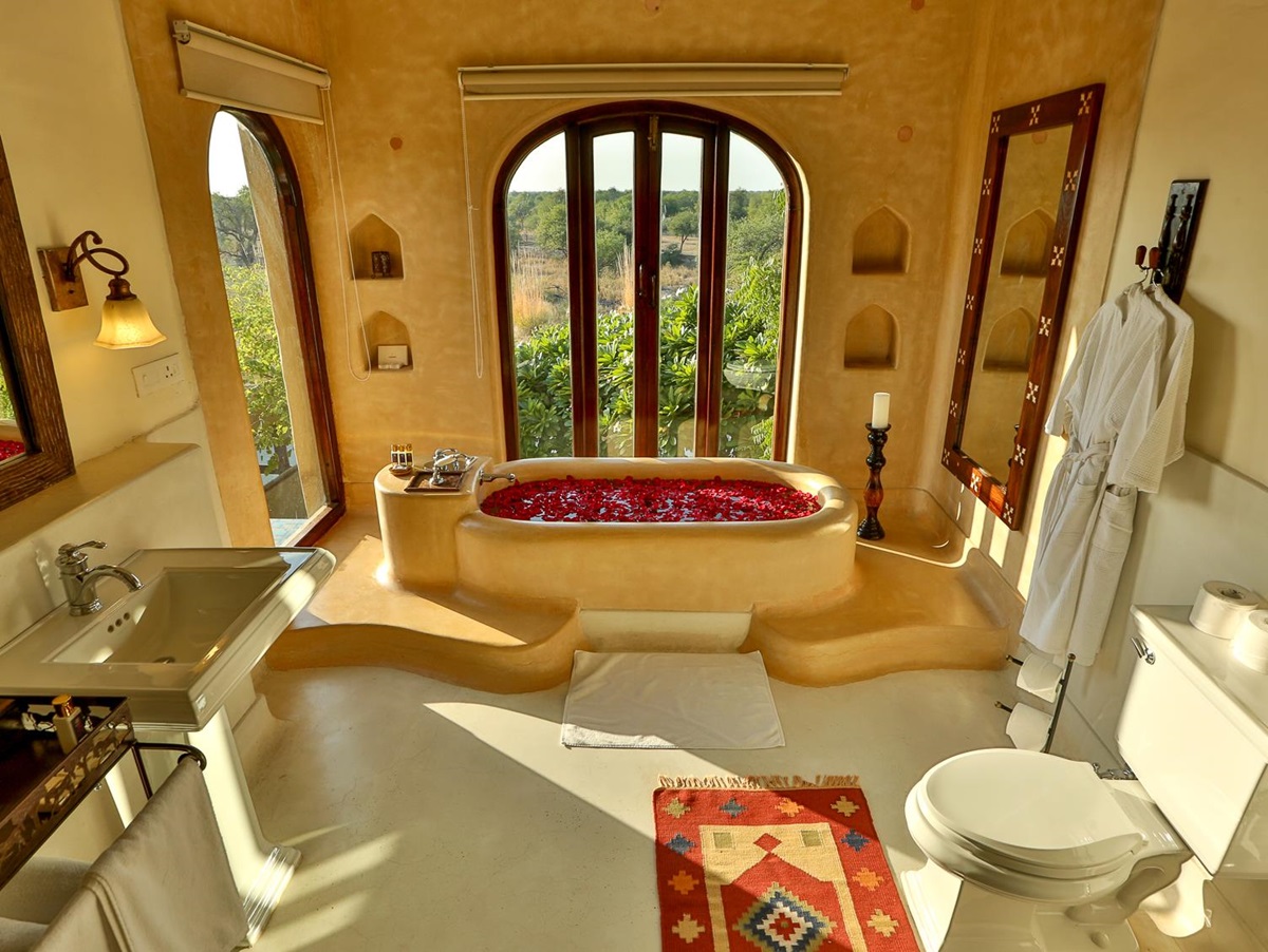 Alishan Suite bathroom at Mihir Garh in India