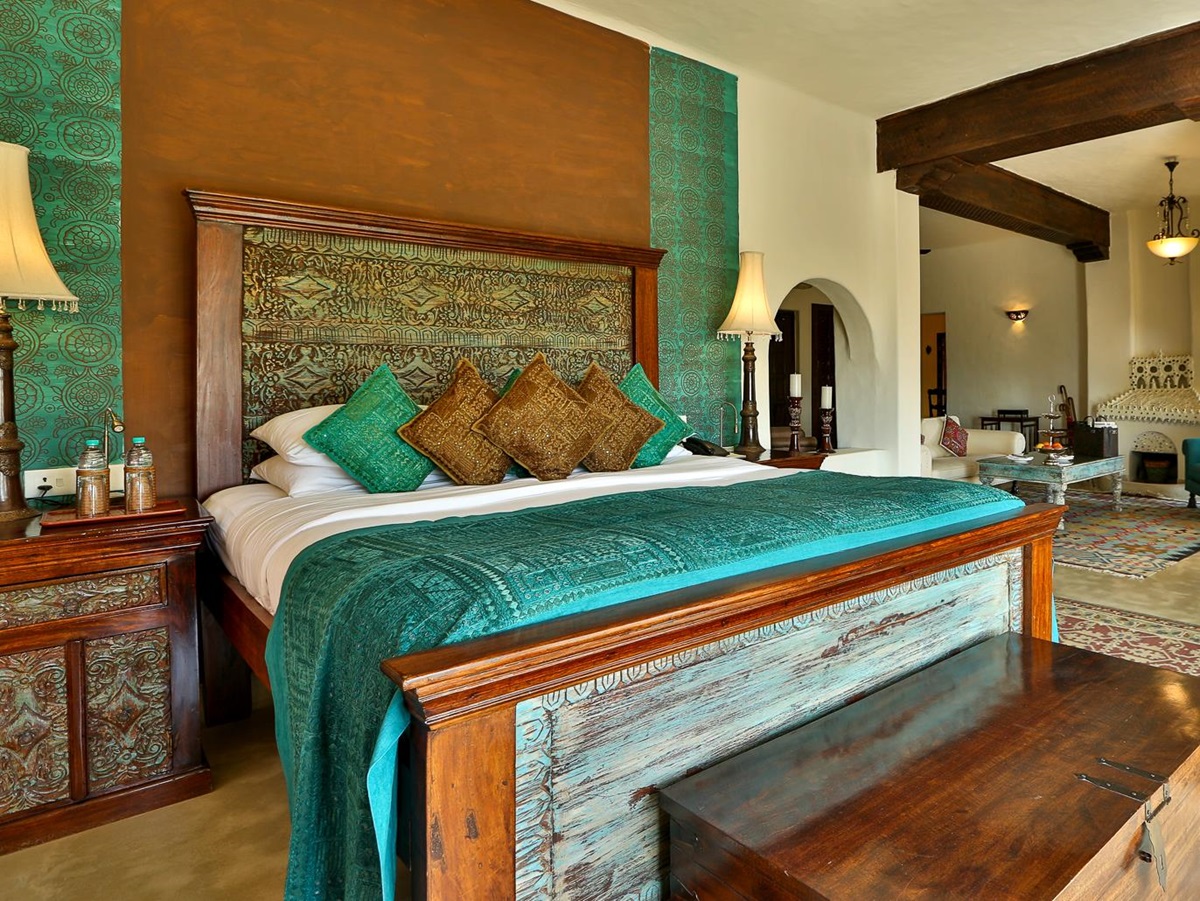 Alishan suite bedroom at Mihir Garh in India