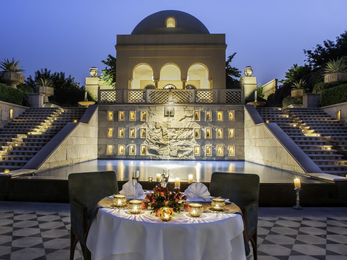 Private dining at the Oberoi Amarvilas in Agra