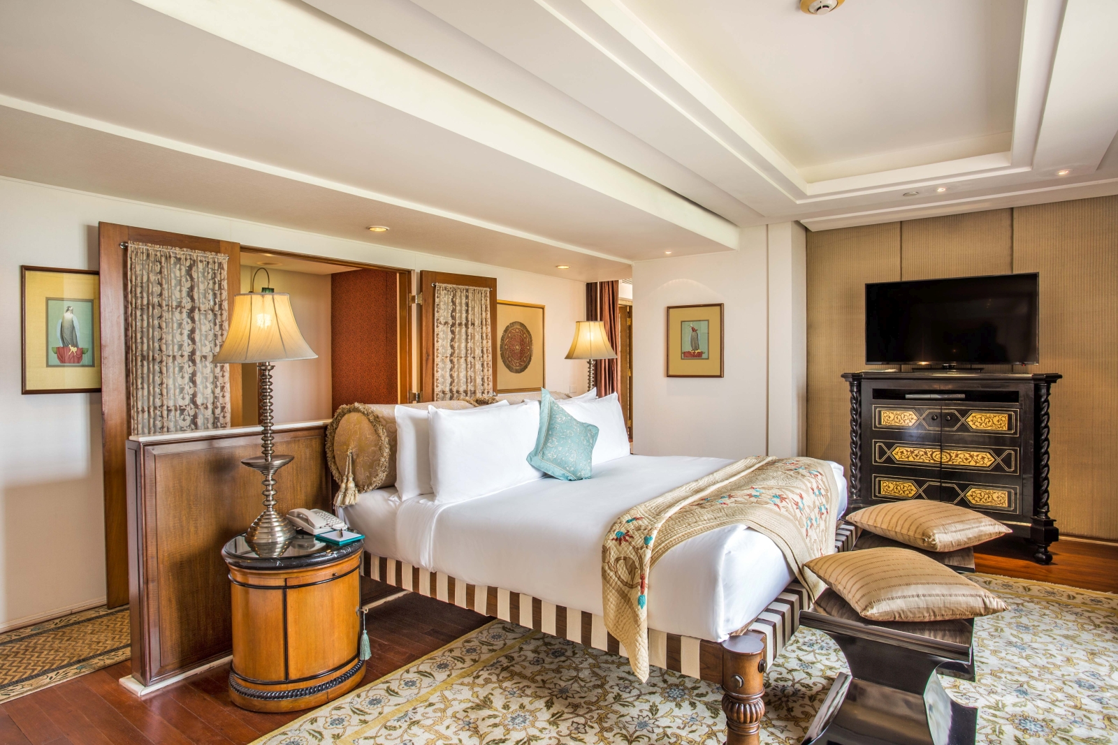Suite at the Oberoi Amarvilas in Agra