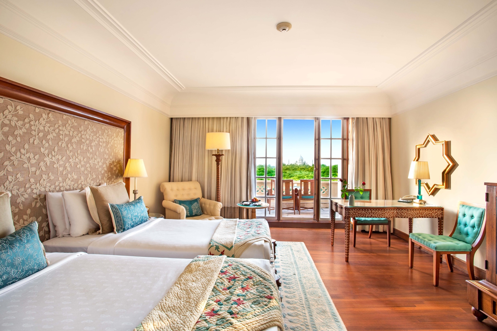 Twin room at the Oberoi Amarvilas in Agra