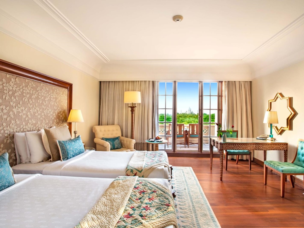 Twin room at the Oberoi Amarvilas in Agra